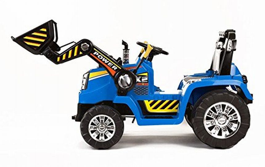 Non solo auto: trattore elettrico Mondyal Toys con in bella vista la benna che vostro figlio potrà comandare a piacere